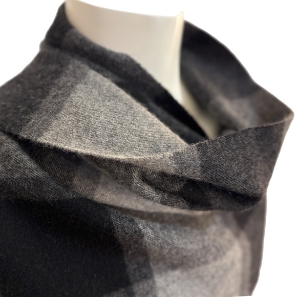 Coach Wool Cashmere Grey Plaid Scarf – Soft Winter Wrap – 70” x 20” - Picture 3 of 9